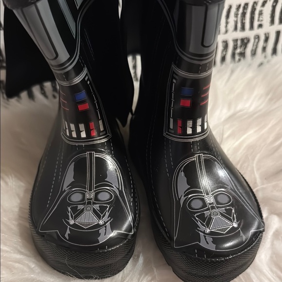 Western chief Darth Vader Rain Boots with Red Handles removable cape sz 5 NWOT - Picture 6 of 8